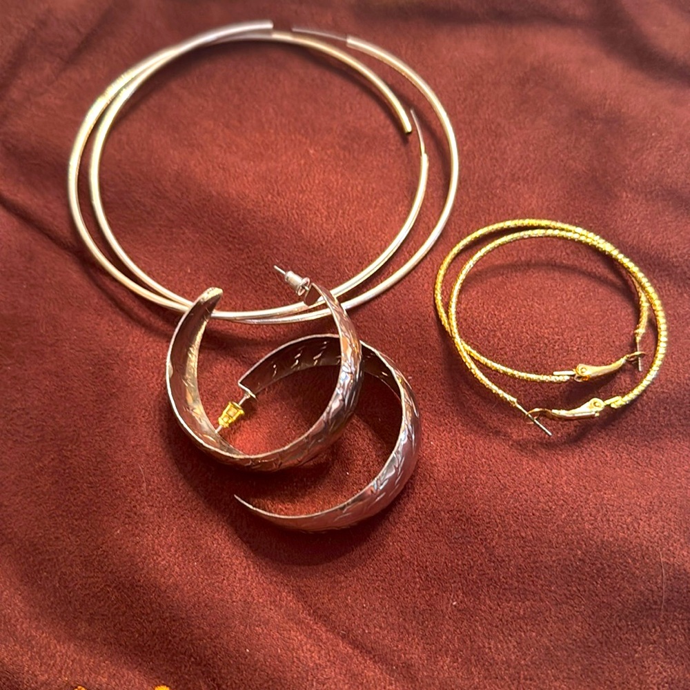 3hoopsM Style Lab" Earrings  w/ 3 circle silver & gold as shown  EUC